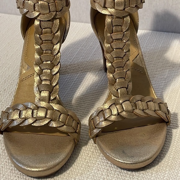 Adrienne Vittadini, golden. heel sandals. Size 7.5 - Picture 4 of 12